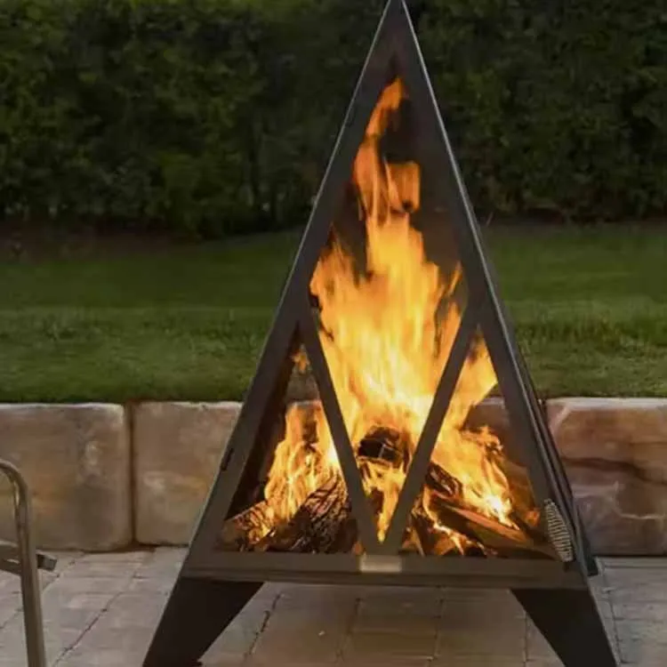 Estante para leña para chimenea Corten para exterior en invierno