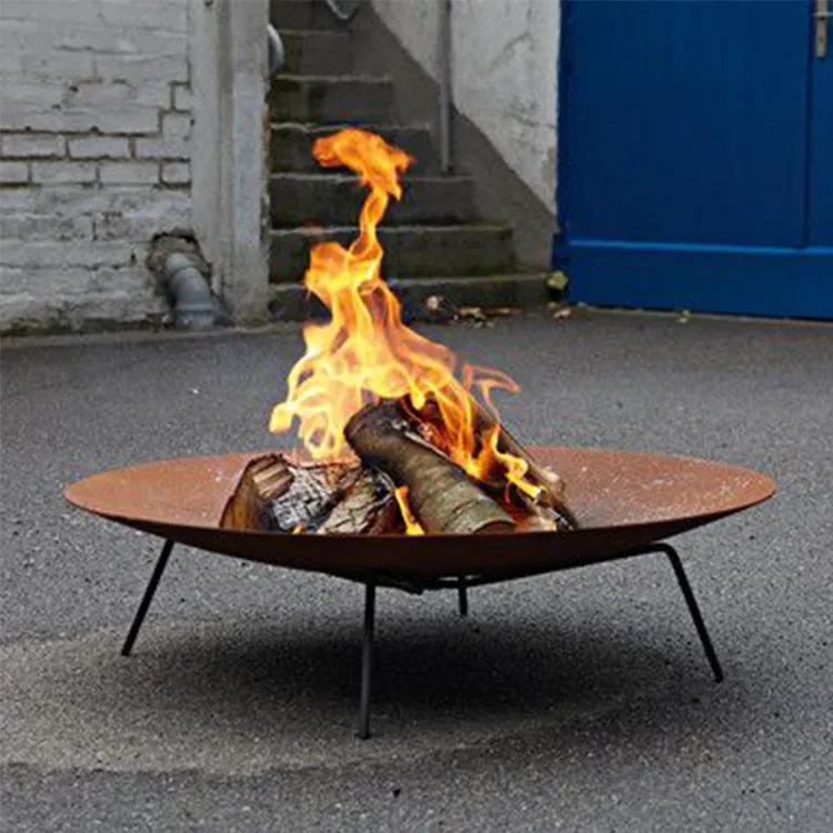 Fuego al aire libre de Corten