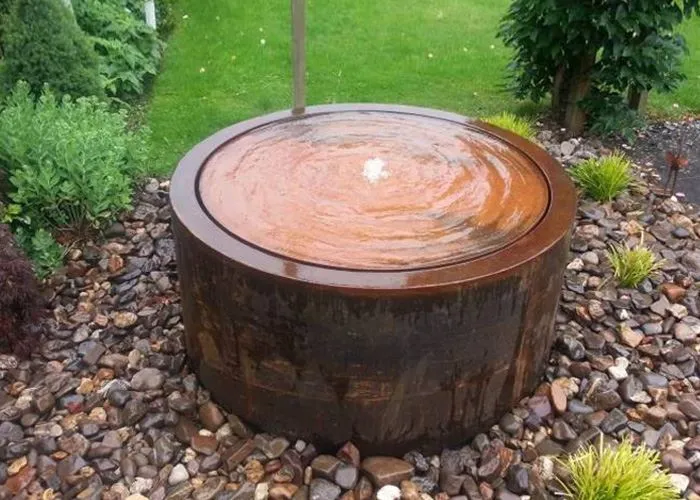 Característica del agua de acero oxidado